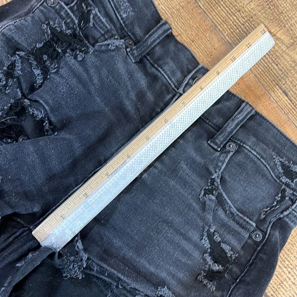 American Eagle Shorts Womens‎ 2 High Rise Shortie Black Distressed Denim - Picture 5 of 10